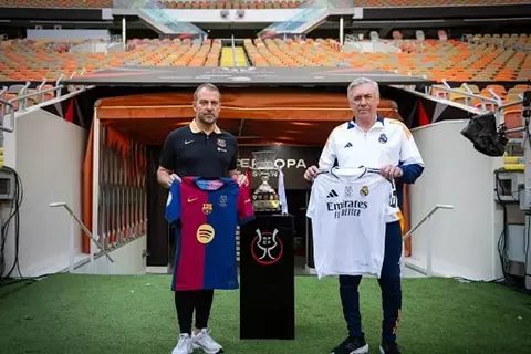 فليك: أحترم أنشيلوتي.. وما يحدث معه ليس لطيفا